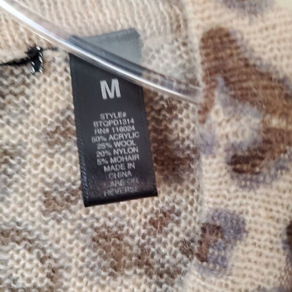 BKE Boutique Sweater Cardigan Cheetah Print Wool Blend Size Medium - Picture 4 of 7